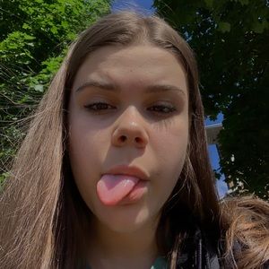 Meet your Posher, Daniela